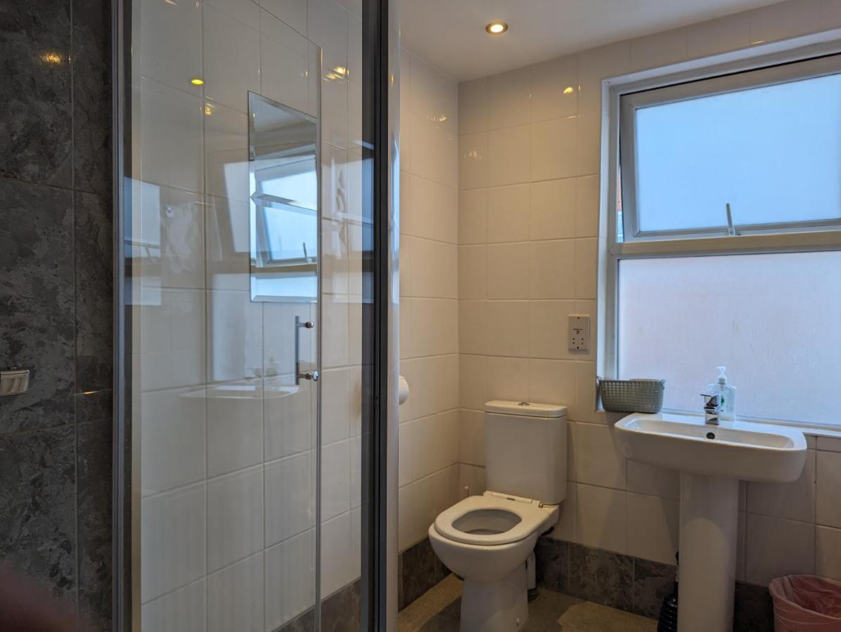 Hostel Rooms In Camden Лондон Экстерьер фото